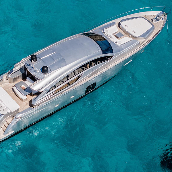 Alquilar Barco PERSHING 80 W