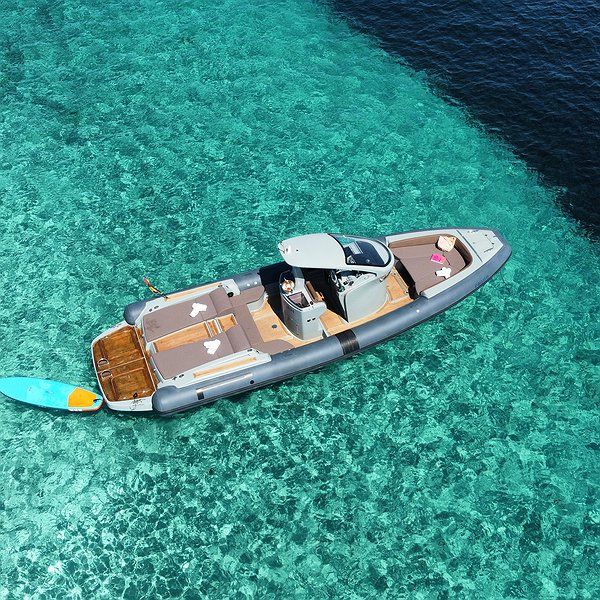 Alquilar Barco PIRELLI 1100 S