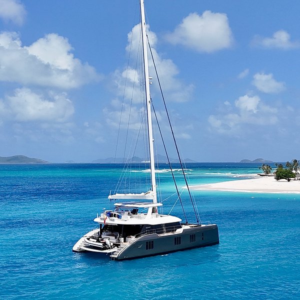 Alquilar Barco SUNREEF 70