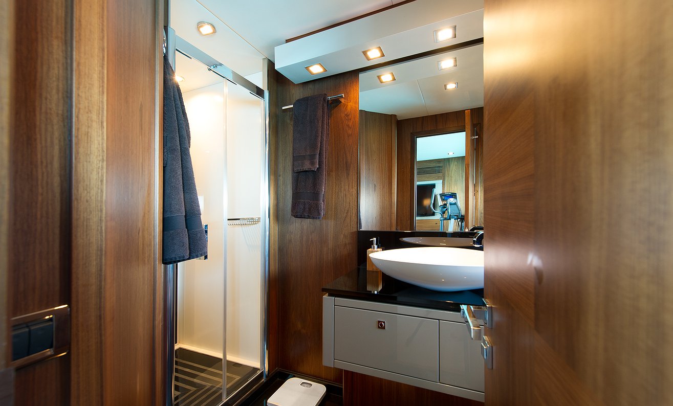SUNSEEKER PREDATOR 84