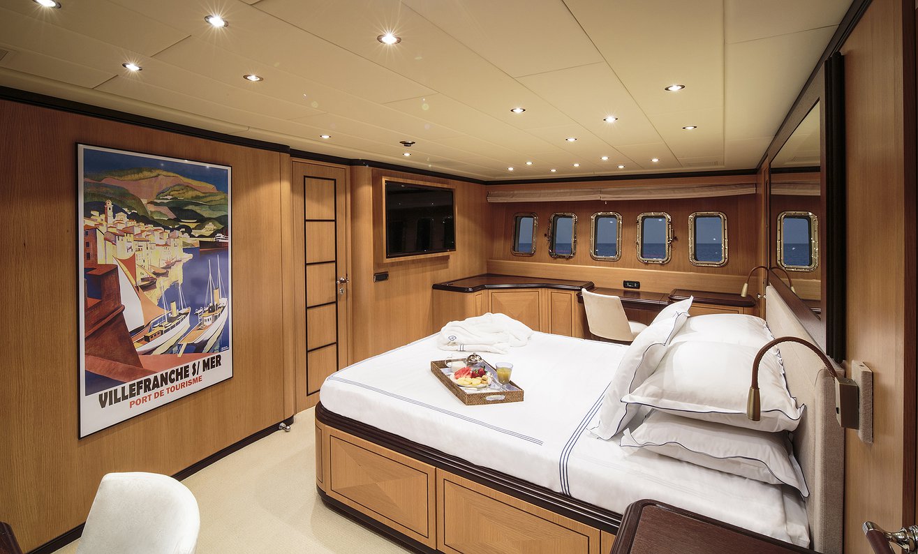 MANGUSTA 92