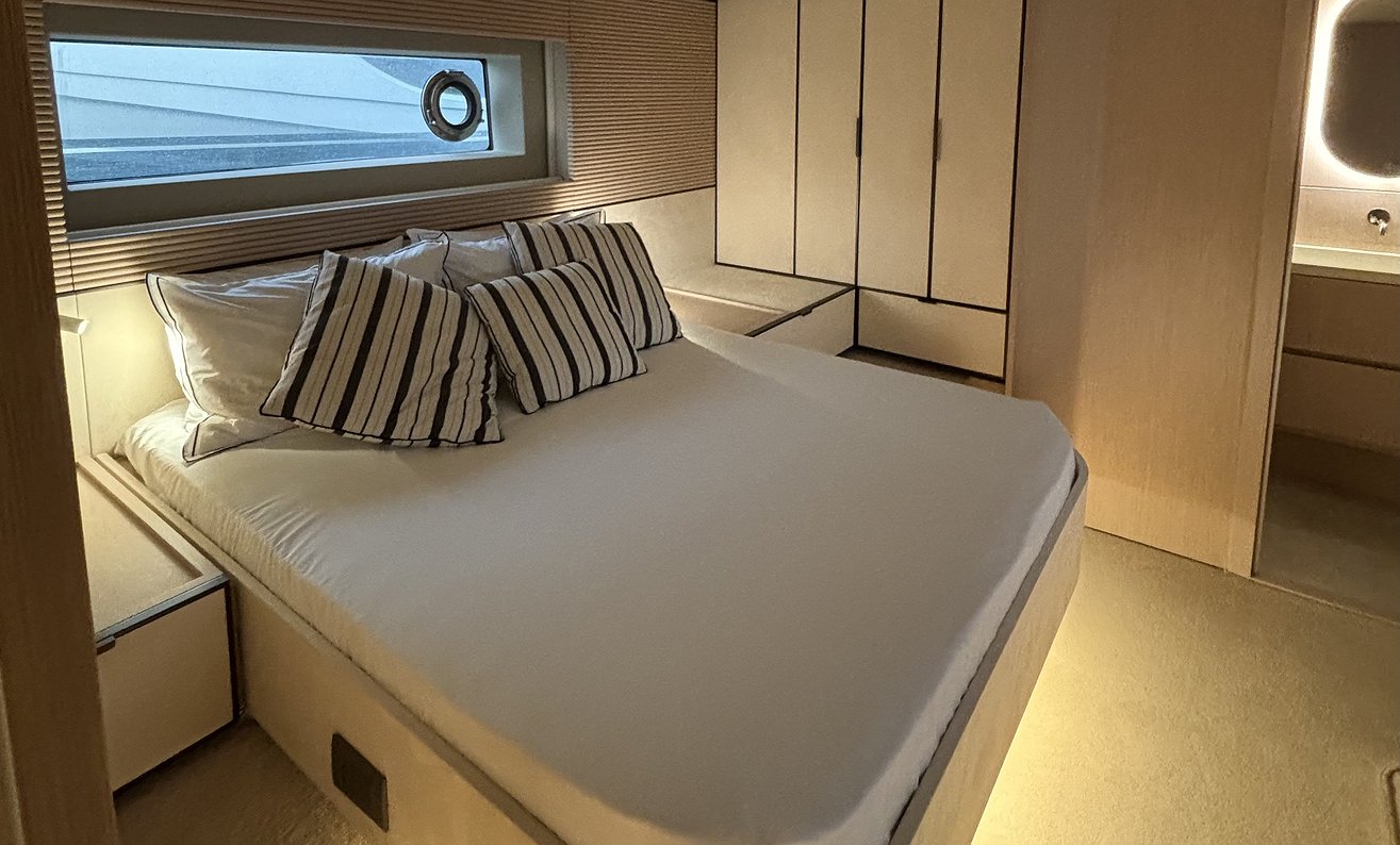 AZIMUT 60