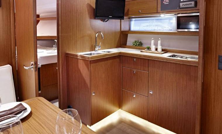 BAVARIA 39 HT