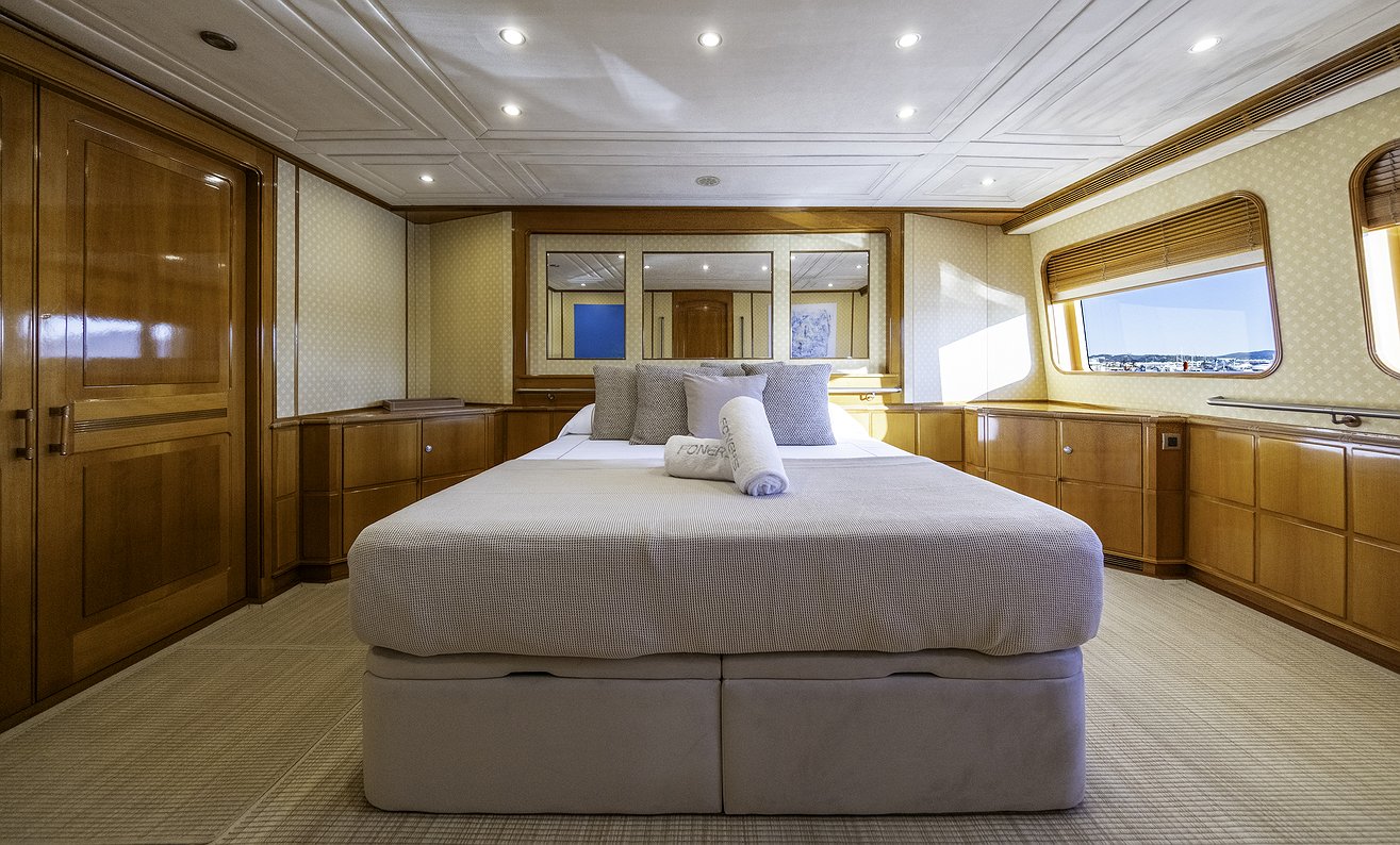 CUSTOM ROYAL 150