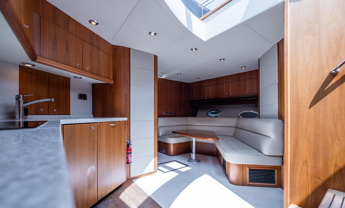 SUNSEEKER PREDATOR 62