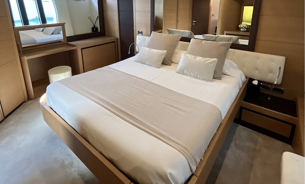 PERSHING 72 L