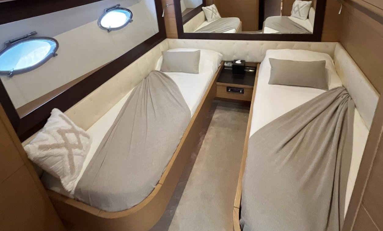 PERSHING 72 L