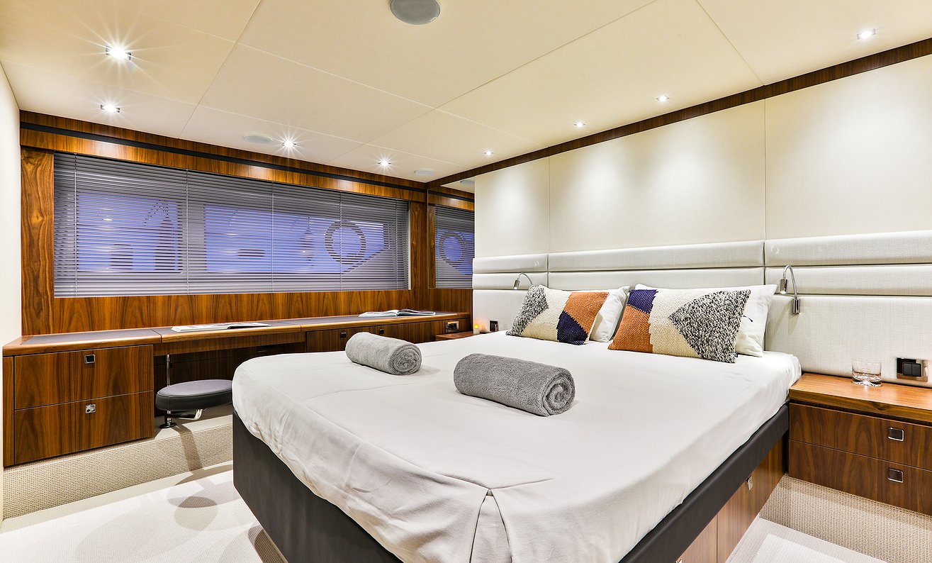 SUNSEEKER MANHATTAN 66