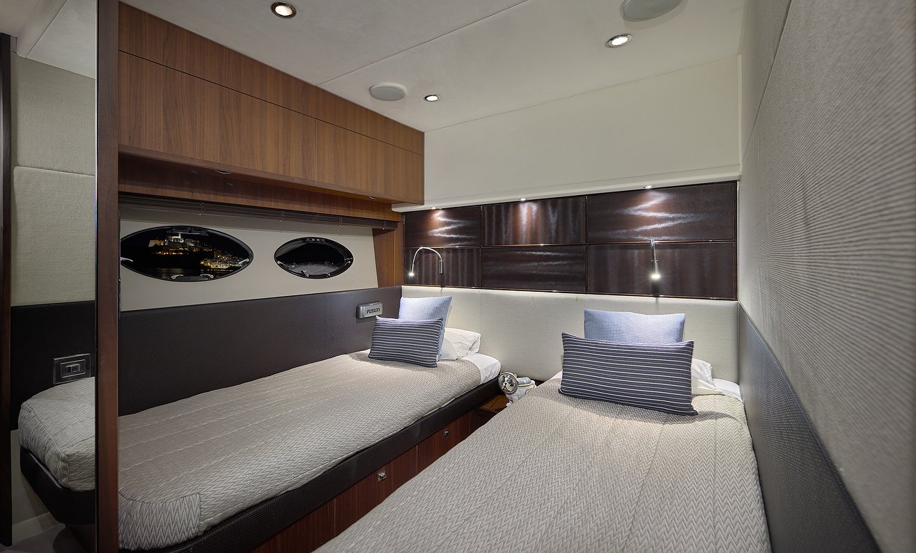 PRINCESS V72 RT