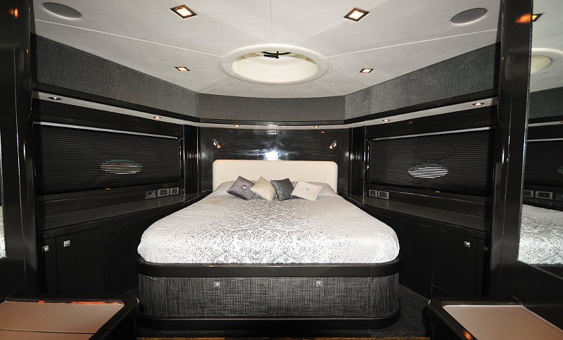 SUNSEEKER PREDATOR 82