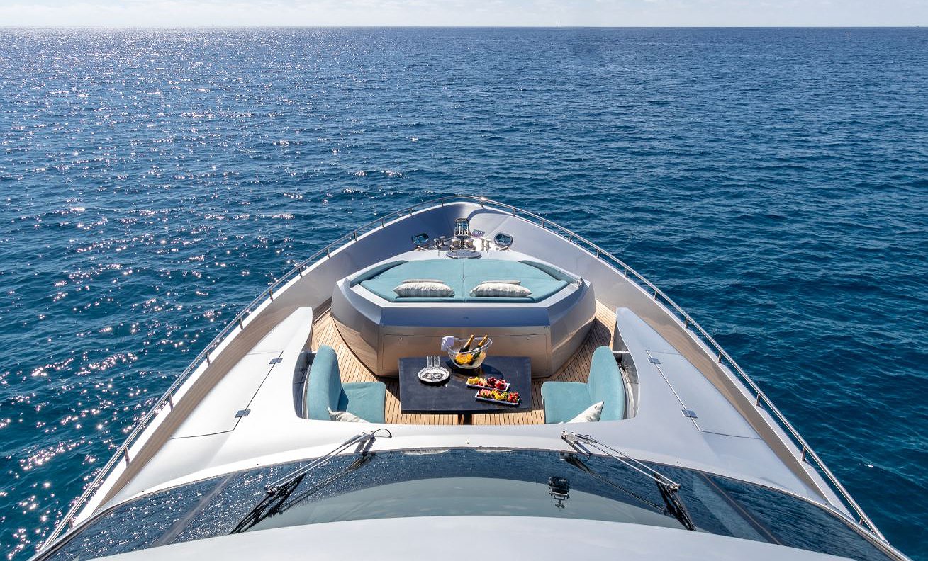 PERSHING 90 I