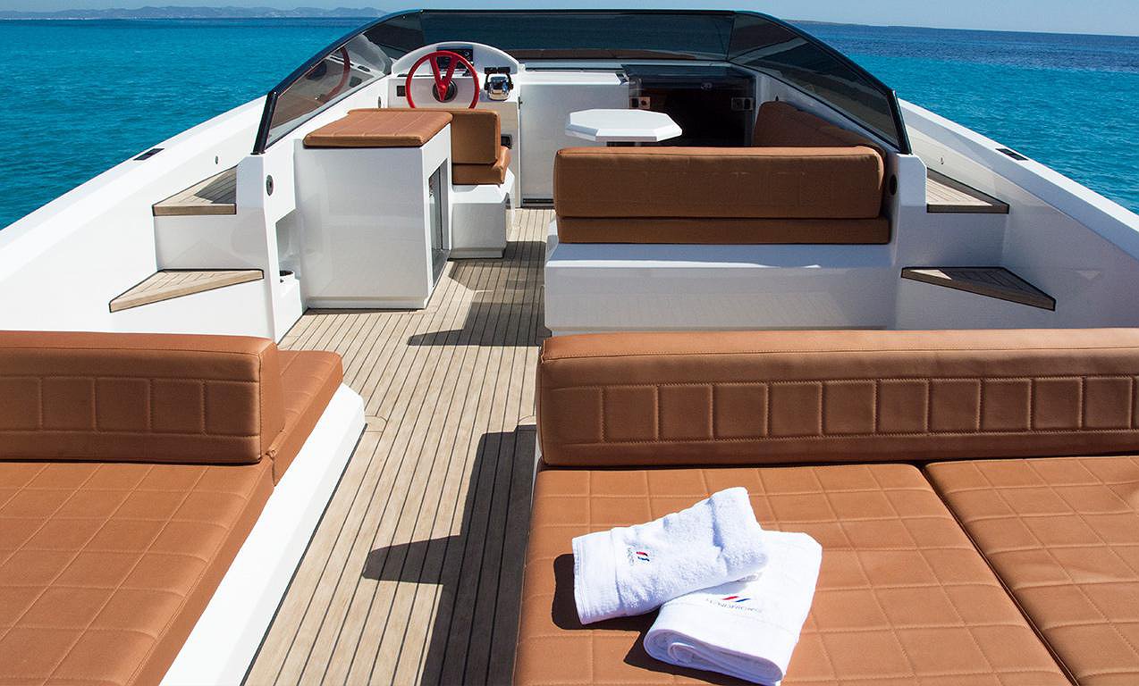 VANQUISH 43 D