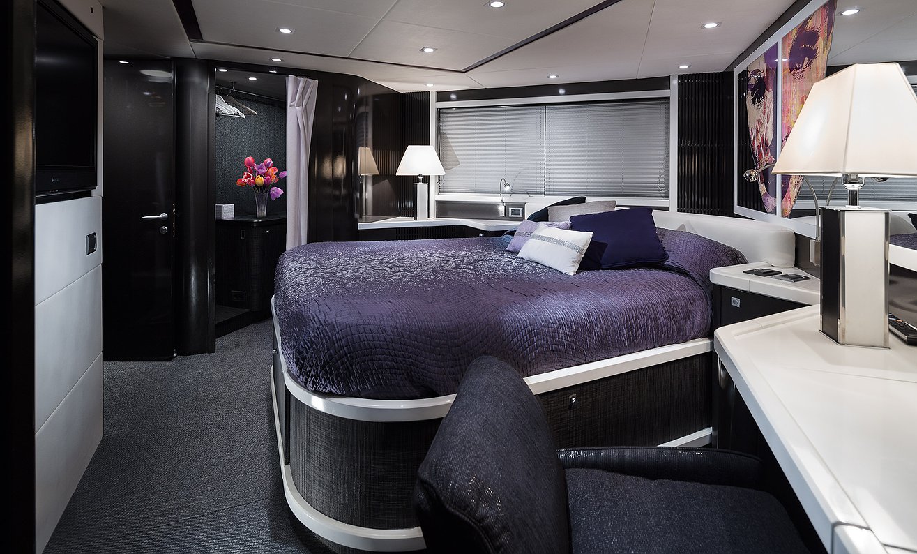 SUNSEEKER PREDATOR 82