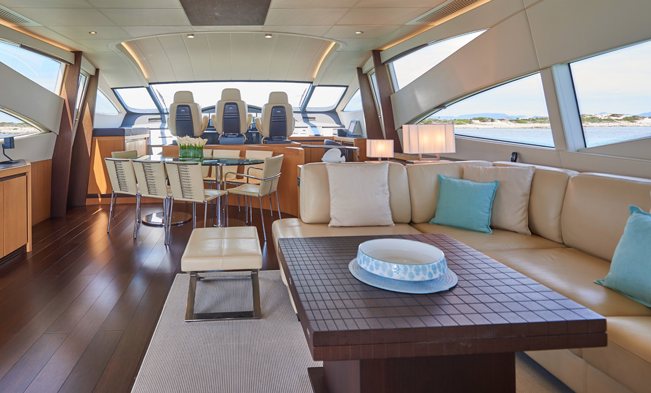 PERSHING 90 D