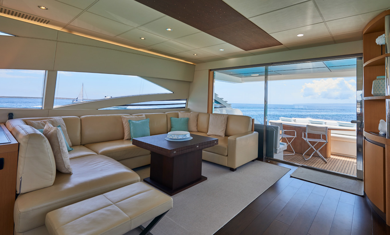 PERSHING 90 D