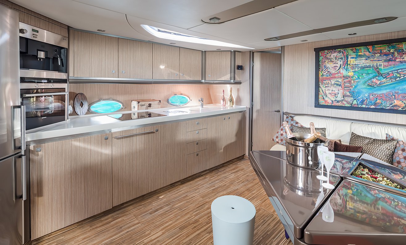 SUNSEEKER PREDATOR 68